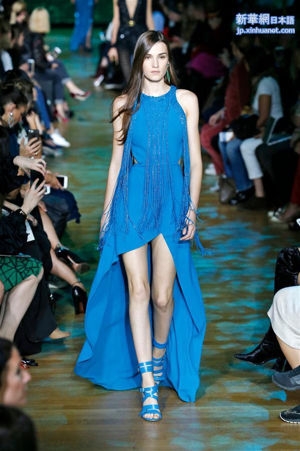 （国际）（3）巴黎时装周：艾莉·萨博发布2018春夏女装成衣新品