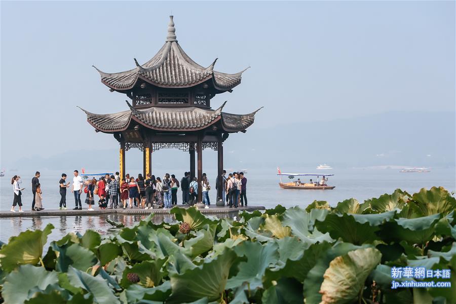 （社会）（2）杭州西湖“十一”黄金周接待游客超过450万人次
