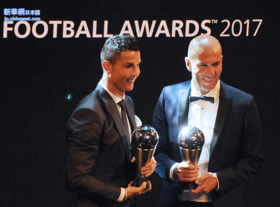 （体育）（8）足球——C罗第五次当选国际足联“足球先生” 