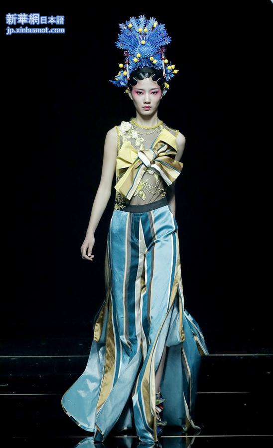 （文化）（3）“荣昌夏布·张义超”时装发布会在京举行