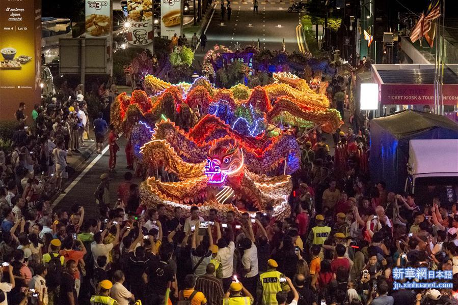 （国际）吉隆坡：180米长龙迎新年