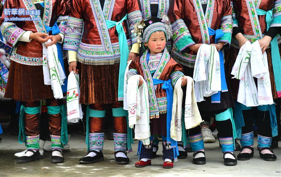 （文化）（2）广西融水：苗族同胞欢庆百鸟衣节