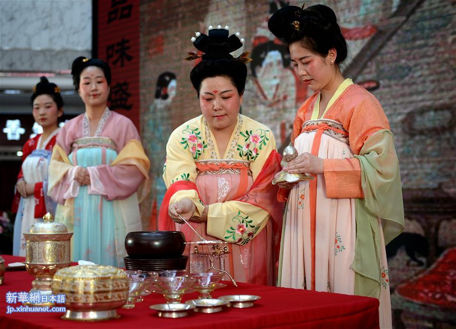 （文化）（2）西安：仿唐烹茶秀再现传统茶艺