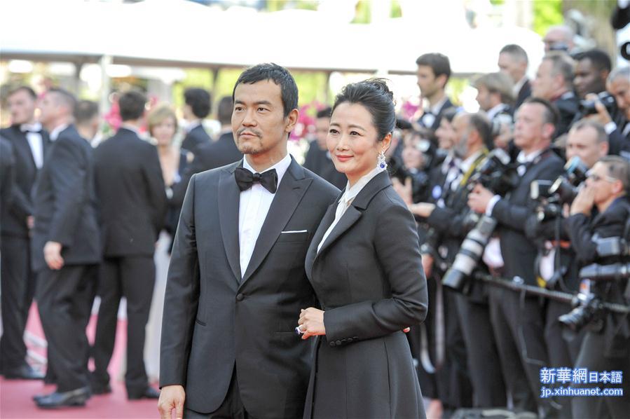 （国际）（1）中国演员亮相第71届戛纳电影节开幕式
