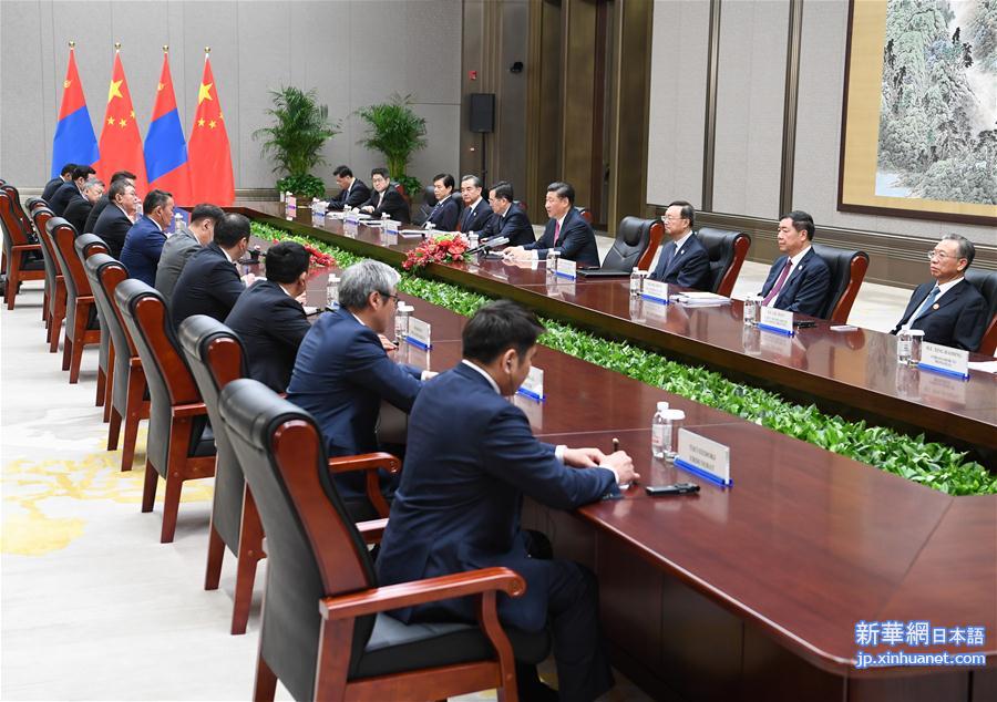 （上合青岛峰会·XHDW）习近平会见蒙古国总统巴特图勒嘎