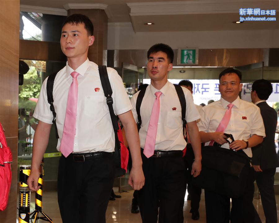 （体育）（1）乒乓球——朝鲜乒乓球代表团抵达韩国大田