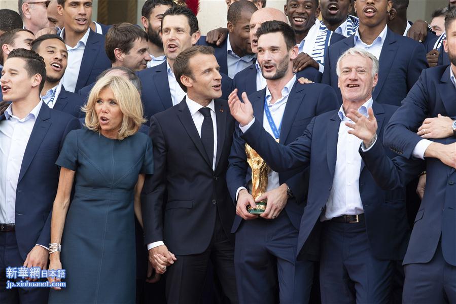 （世界杯）（4）足球——法国总统马克龙迎接法国队凯旋