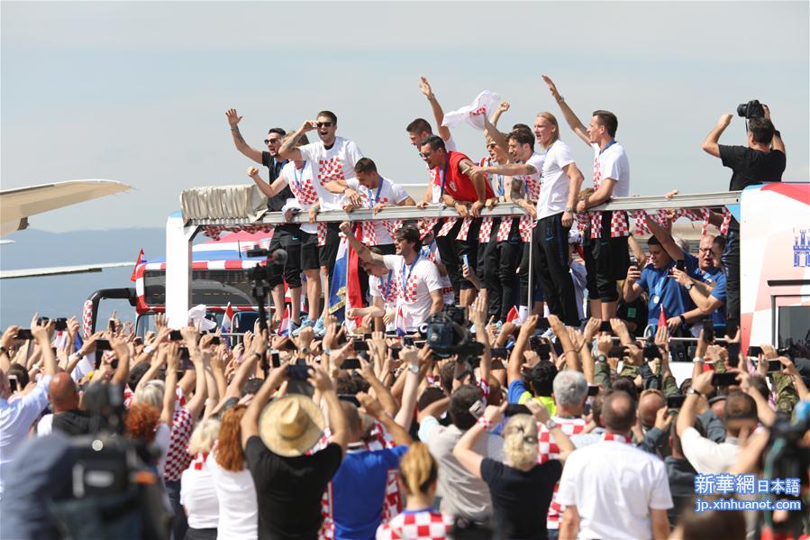 （世界杯·足球连线）（2）足球——克罗地亚队回国受到热烈欢迎
