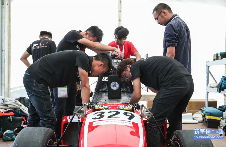 （体育·图文互动）（4）中国车队亮相德国大学生方程式赛车比赛