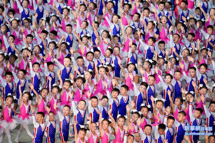 （国际）（5）朝鲜举行大型团体操“辉煌的祖国”
