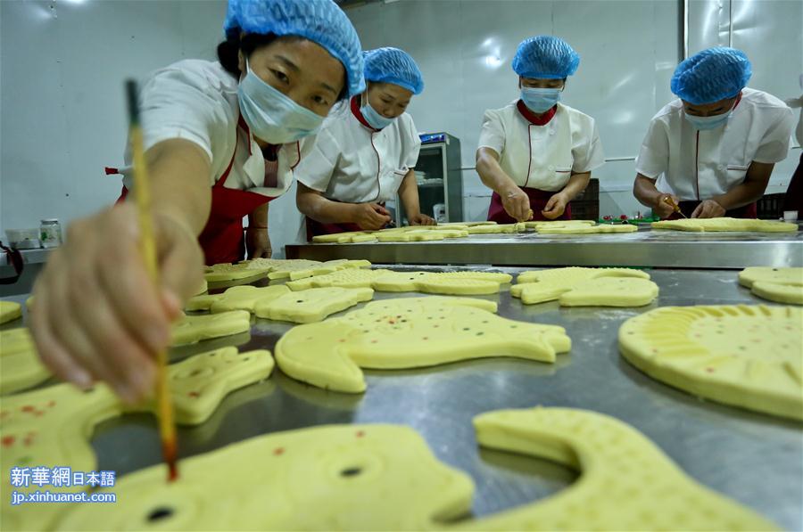 #（社会）（2）甘肃张掖：“土月饼”上市迎中秋