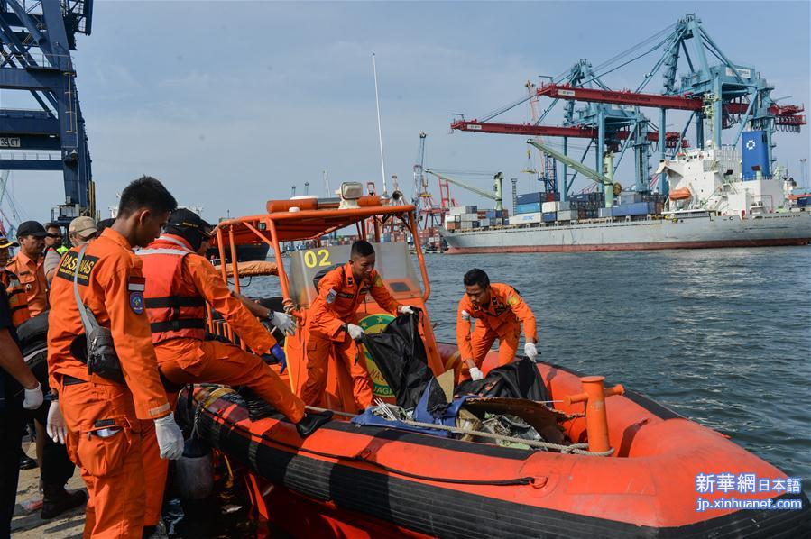 （国际）（4）印尼全力搜救失事客机 尚未发现幸存者