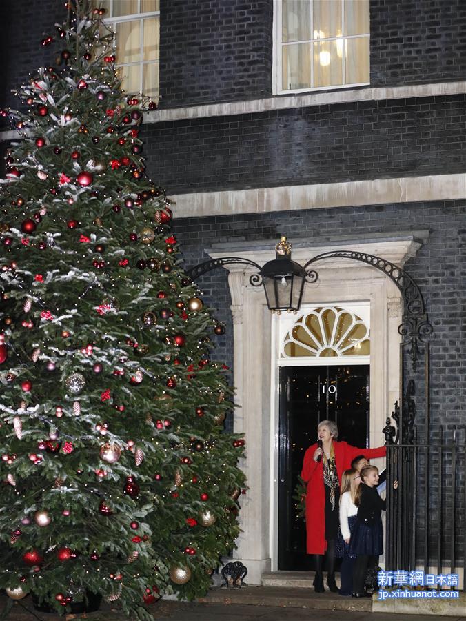 （新华视界）（1）伦敦点亮圣诞树