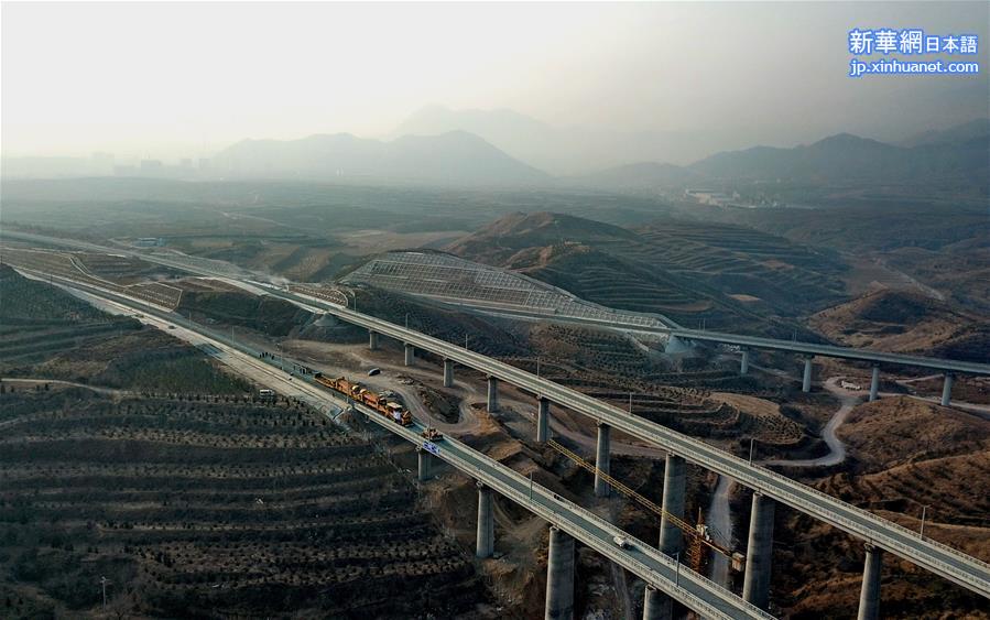 （体育）（4）北京冬奥会配套工程崇礼铁路开始铺轨