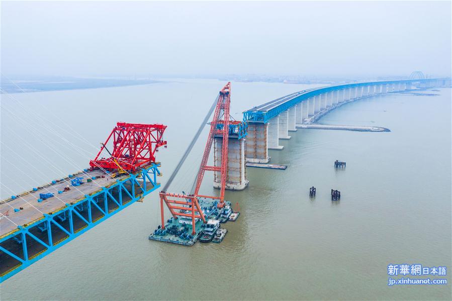 #（经济）（2）沪通长江大桥主航道桥墩顶钢梁架设施工全部完成