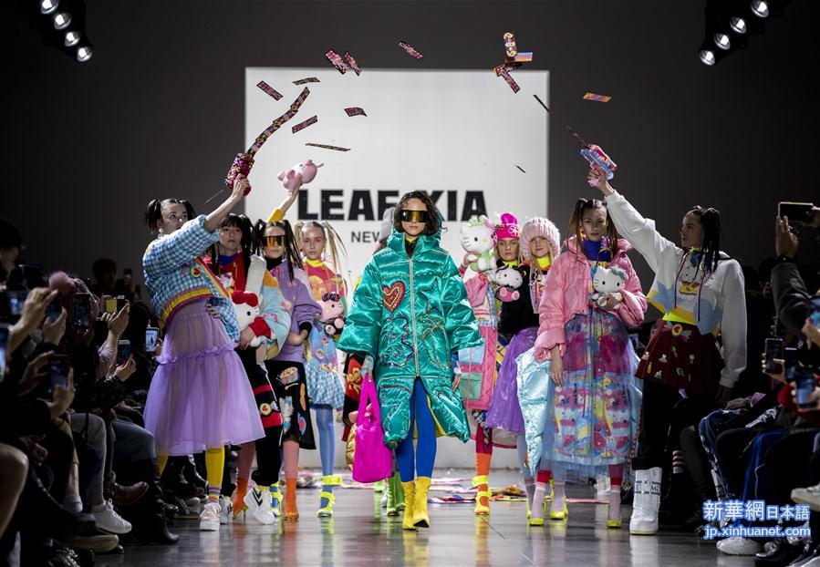 （国际）（4）中国设计师夏乙旗作品亮相纽约时装周