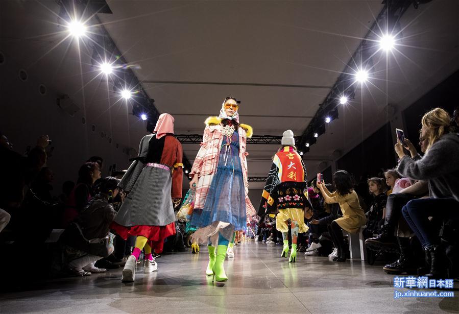 （国际）（5）中国设计师夏乙旗作品亮相纽约时装周