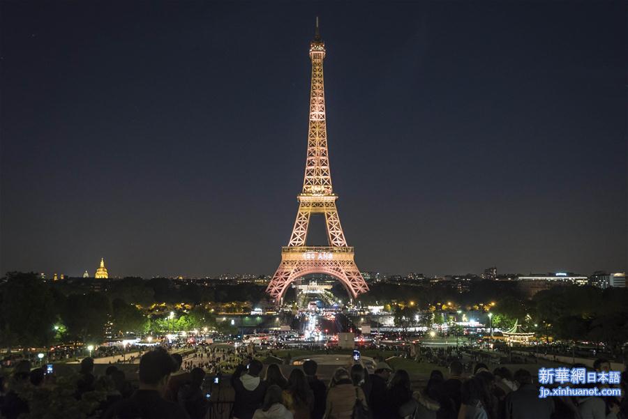 （国际）（7）巴黎埃菲尔铁塔举行声光秀 庆祝130岁生日