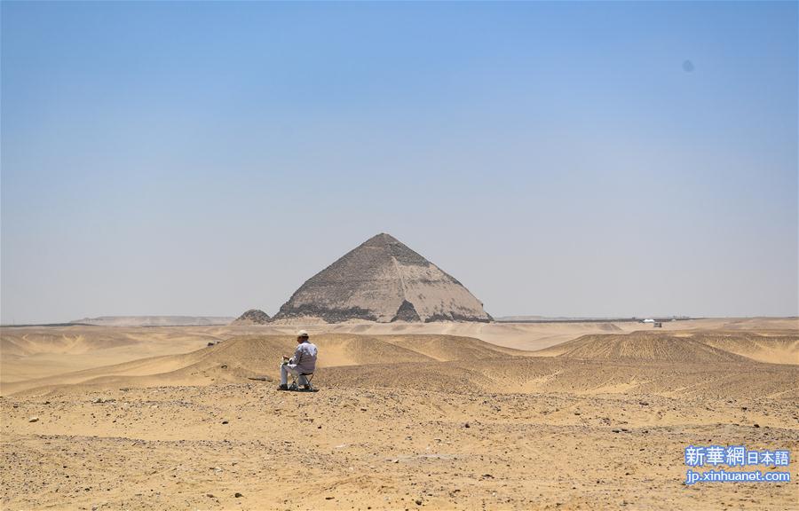 （国际）（2）埃及4500年历史的弯曲金字塔内部墓室向游客开放