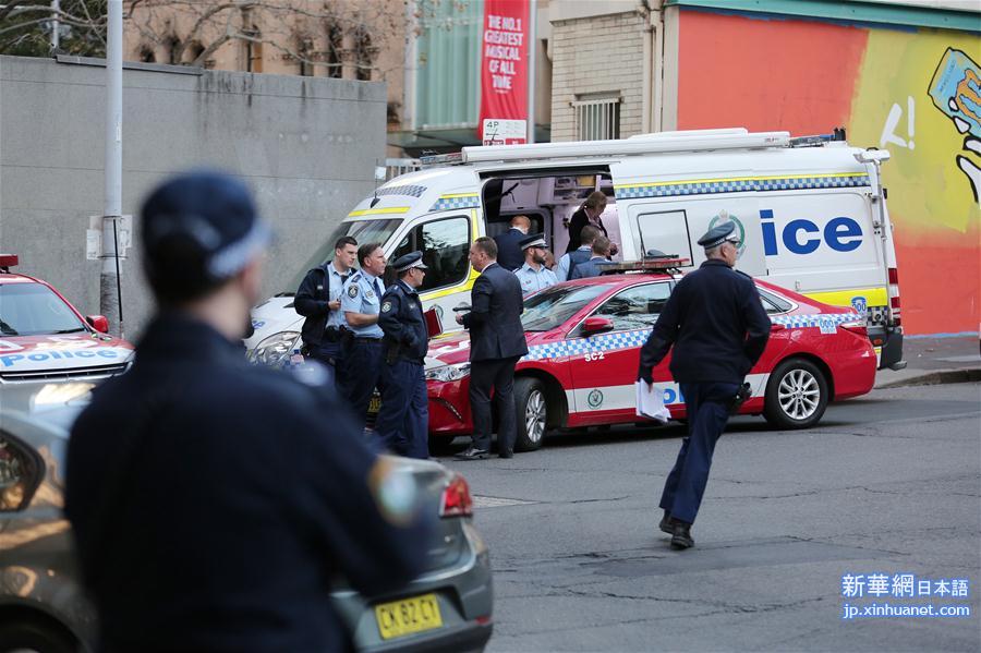 （国际）（1）一名中国公民在悉尼持刀伤人事件中受伤