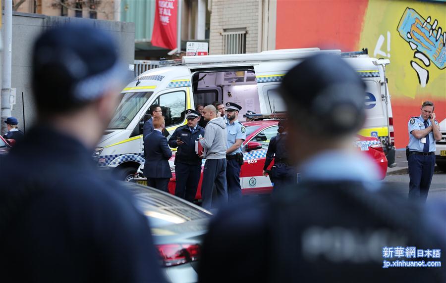 （国际）（3）一名中国公民在悉尼持刀伤人事件中受伤