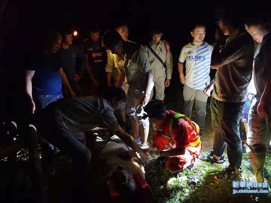 （国际）（2）中国旅游团在老挝遭遇车祸多人伤亡