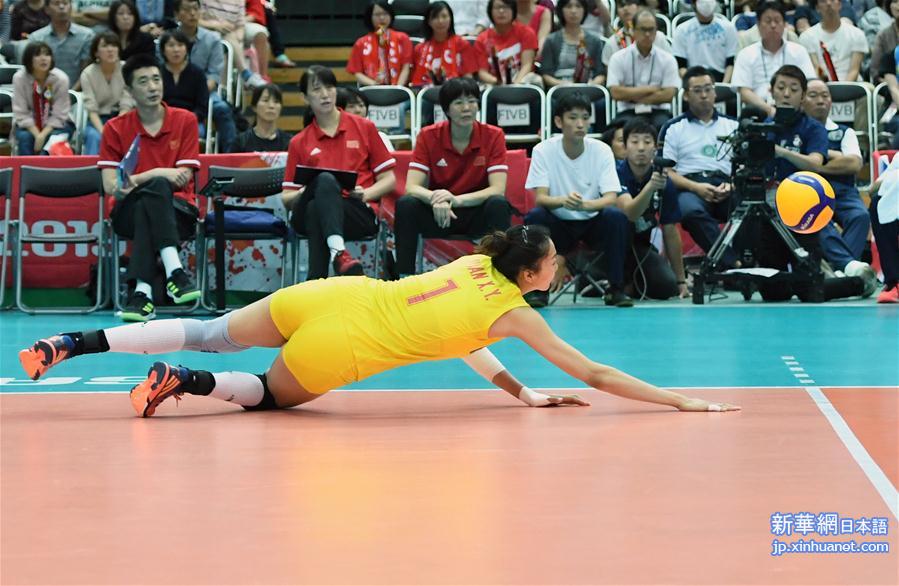 （体育）（18）排球——女排世界杯：中国队战胜塞尔维亚队