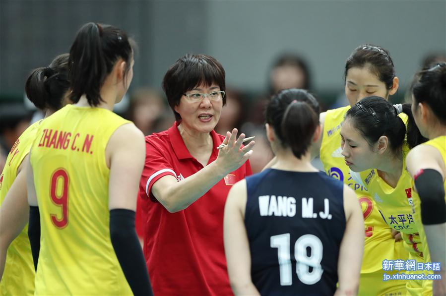 （体育）（26）排球——女排世界杯：中国队战胜塞尔维亚队