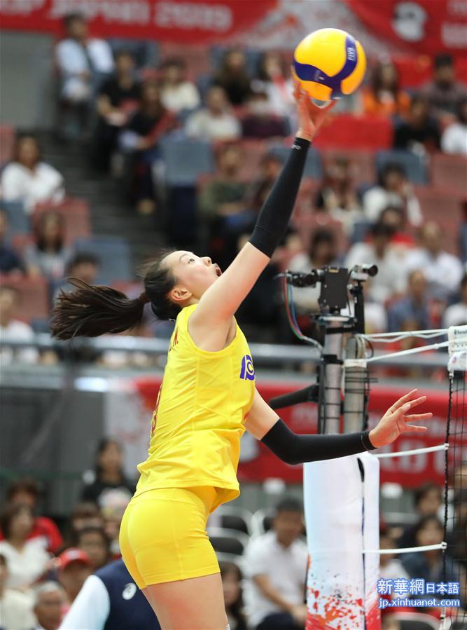 （体育）（27）排球——女排世界杯：中国队战胜塞尔维亚队