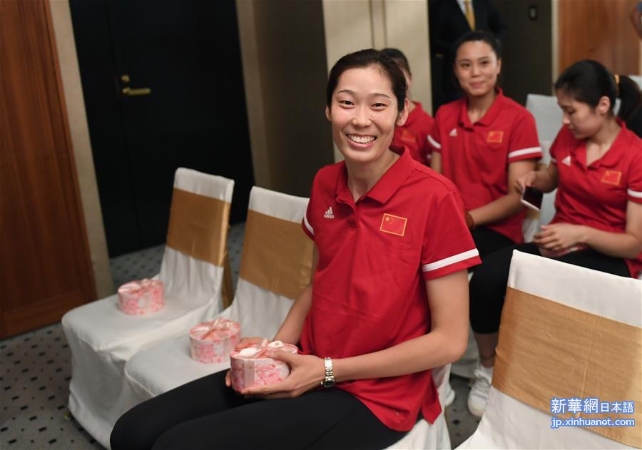 （体育）（3）排球——女排世界杯：中国女排举行庆功会