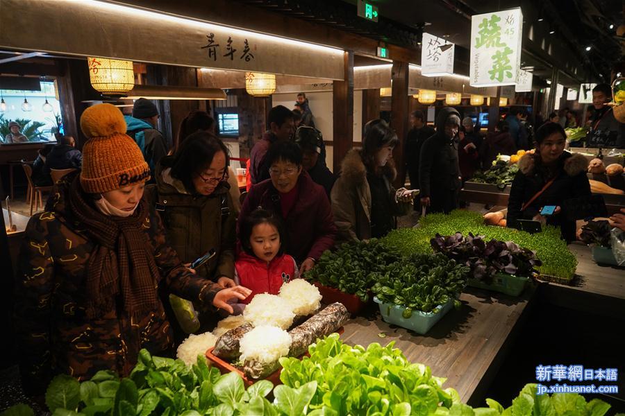 （社会）（2）江苏苏州：老旧菜场变身“网红市集”