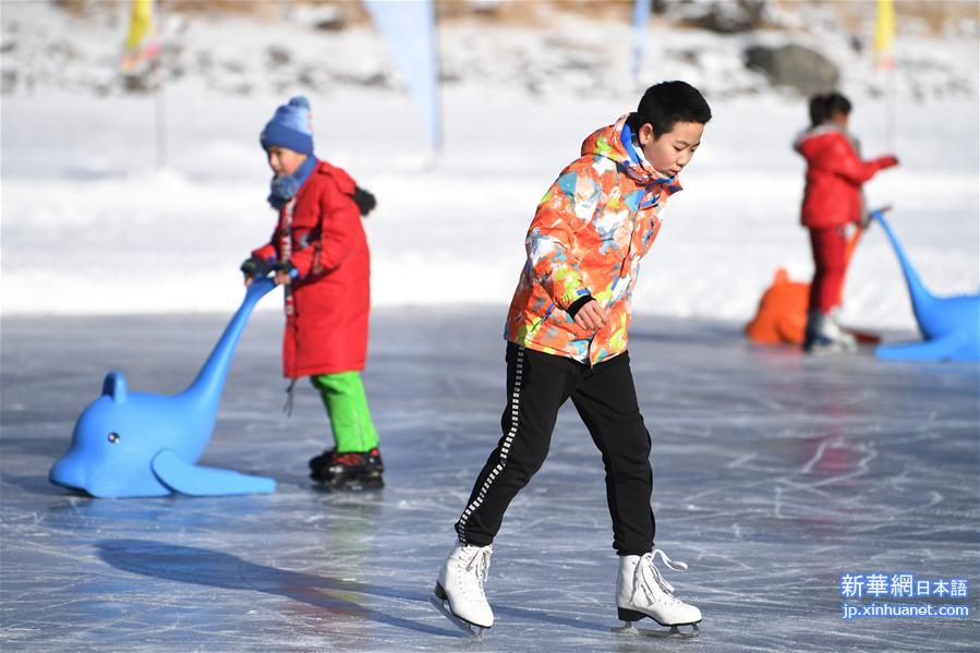 （社会）（2）新疆天池景区推出“冰封雪湖”冰上项目
