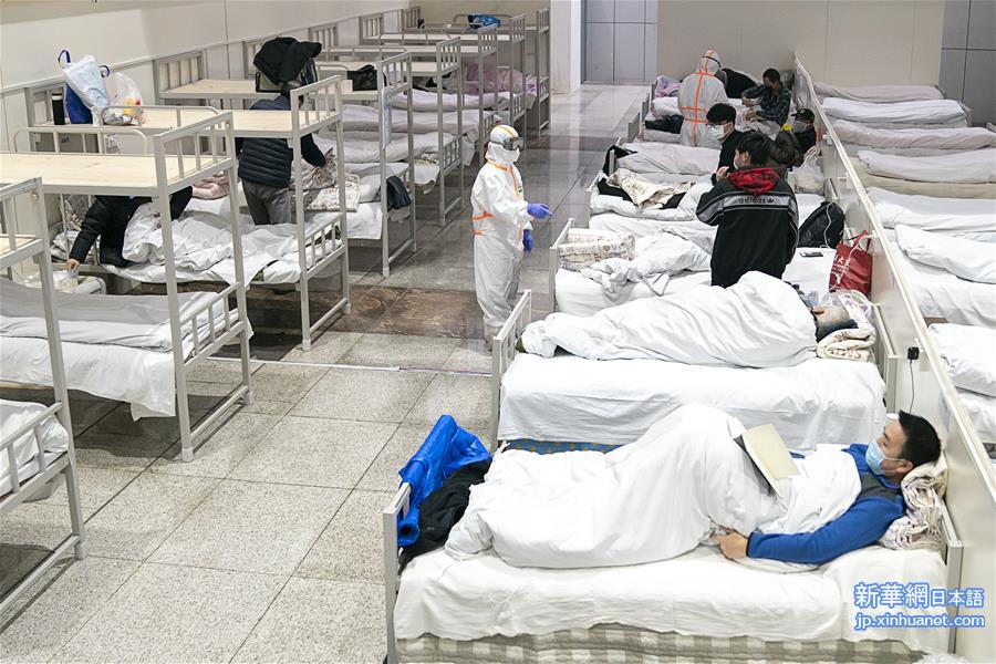 （聚焦疫情防控）（3）武汉首个方舱医院开始收治病人