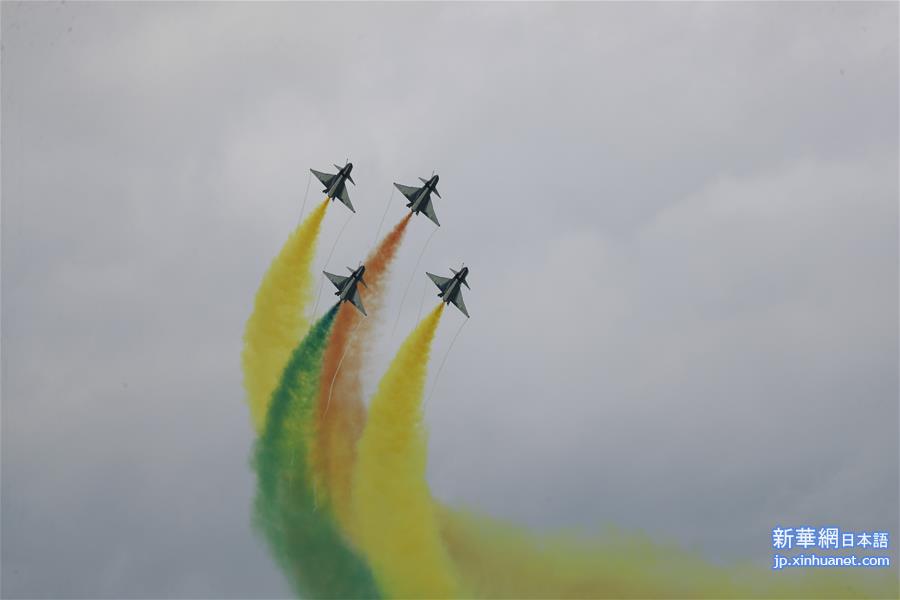 （国际）（3）中国空军八一飞行表演队精彩亮相新加坡航展