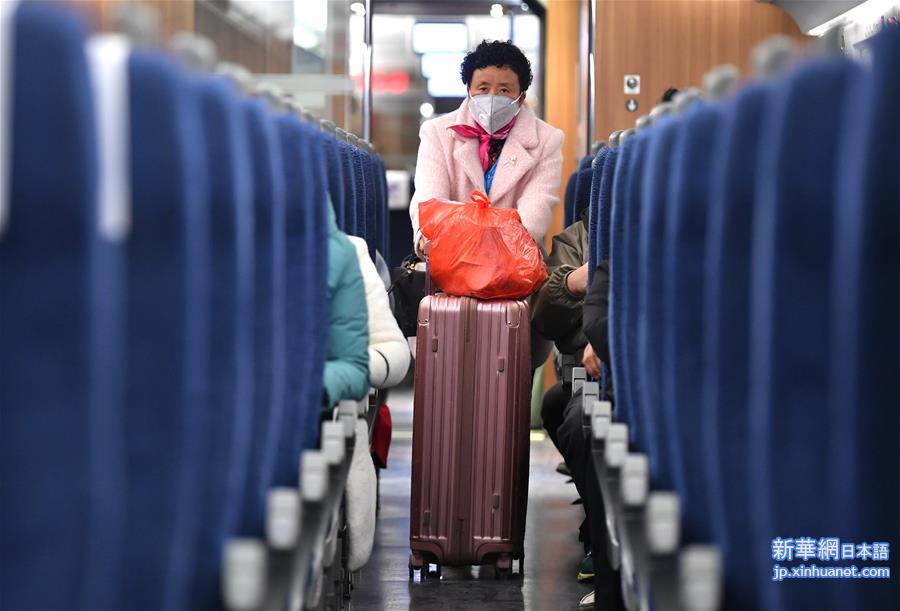 （聚焦疫情防控）（5）陕西：务工人员乘高铁专列复工