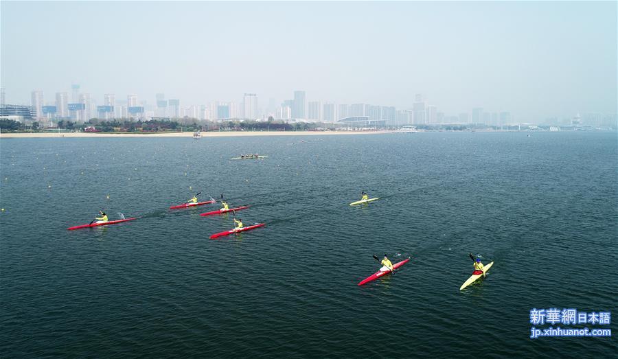 （体育）（1）中国赛艇队、皮划艇队转场日照备战奥运