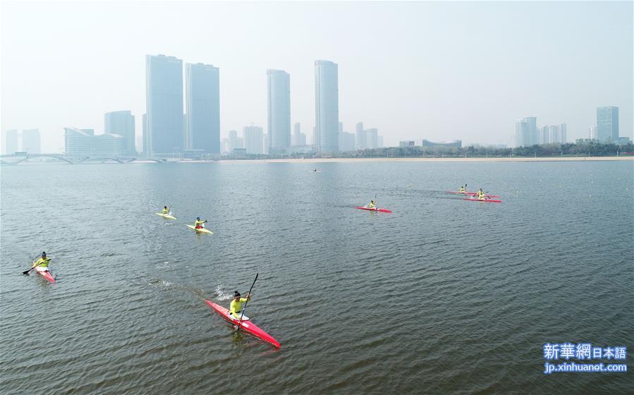 （体育）（2）中国赛艇队、皮划艇队转场日照备战奥运