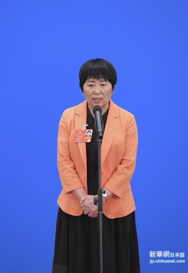 （两会&middot;人大开幕）（4）接受采访