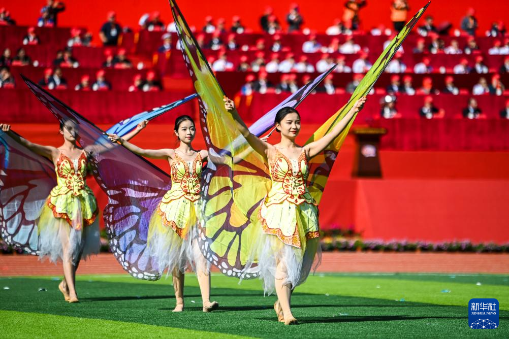 富川ヤオ族自治県で成立40周年祝賀大会 中国広西チワン族自治区
