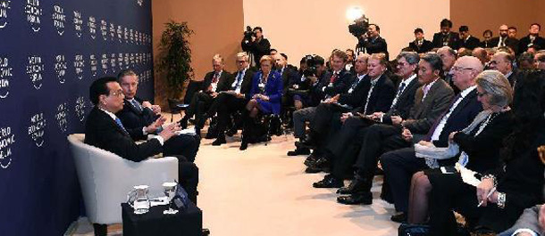 李克強総理がWEF国際ビジネス評議会代表との対話会に出席