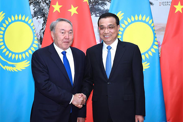 李克強総理、カザフスタンのナザルバエフ大統領と会見