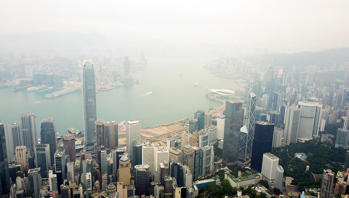 「東方の真珠」香港を俯瞰
