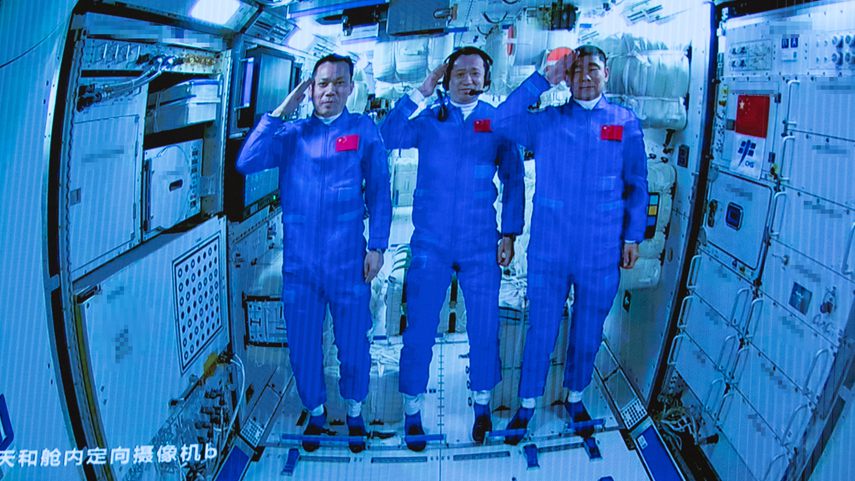 中国有人宇宙船「神舟１２号」の３飛行士、「天和」に無事入る
