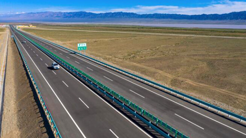 北京－新疆間の京新高速道路が全線開通
