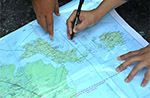 インドネシアの空中警察　ブリトゥン島付近の海域で消息を絶った旅客機を捜索