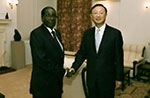 ジンバブエのムガベ大統領が楊国務委員と会見