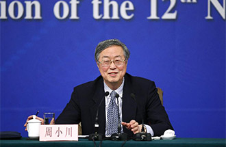 中国人民銀行の周小川総裁が記者の質問に返答