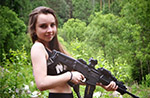 ロシア美少女、家に大量のライフル