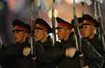 ロシアは赤の広場でパレードの夜間リハーサルを行い