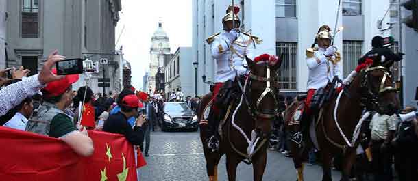 李克強総理、ペルーのウマラ大統領が行う歓迎式に出席